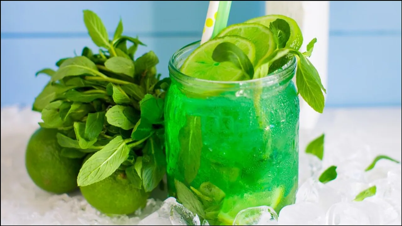 Beat the Summer Heat With Homemade Aam-Pudina Sharbat: A Healthy Cooler You Can Store for a Week