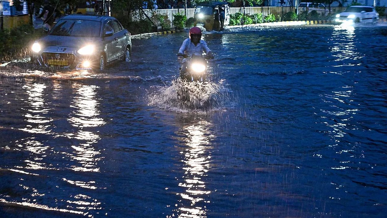 Live: Cyclone Arnab Makes Landfall on Andhra Coast, Heavy Downpours Trigger Disruptions