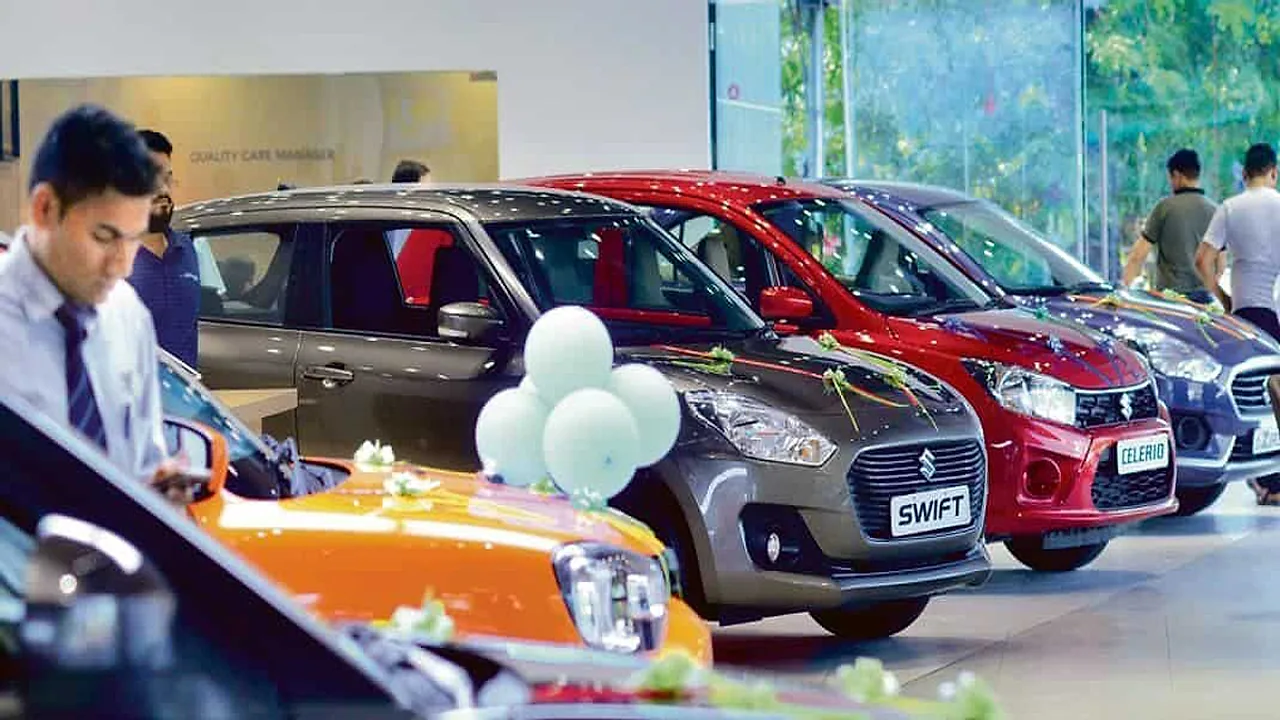 ईंधन के दाम बढ़े तो इलेक्ट्रिक कारों की ओर भागे ग्राहक, Maruti से Mercedes तक शोरूम पर लग रही कतारें