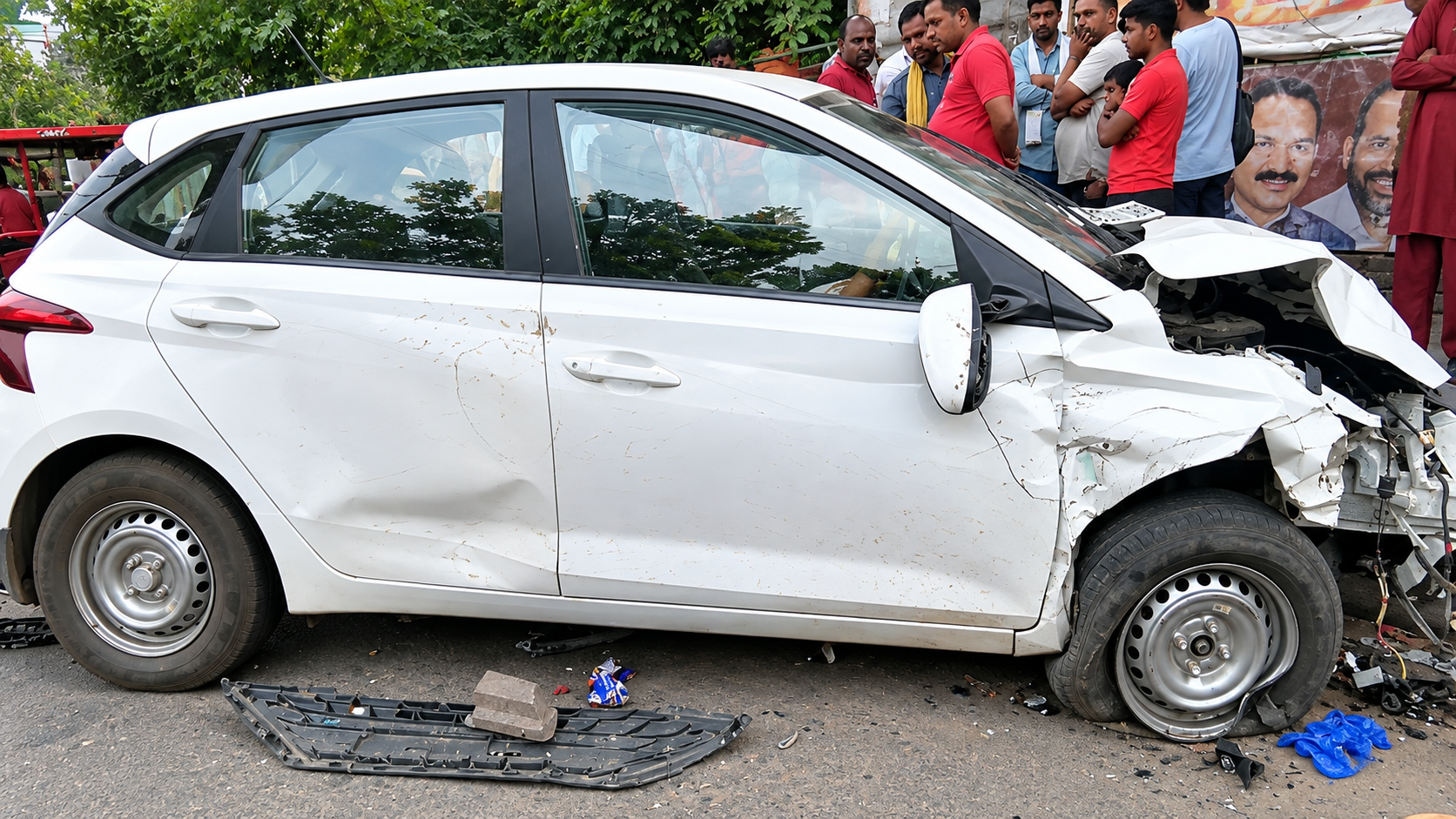 Speeding i20 car rams auto and rickshaw near Sukhdev Vihar metro station in south Delhi, one dead