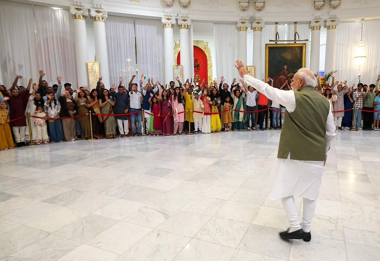 Indian Community in Nice Rolls Out a Warm Welcome as PM Narendra Modi Shares the Moment Online