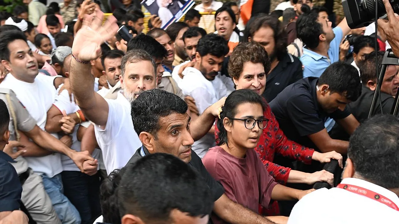 Live: Opposition marches against poll panel in Delhi as Jantar Mantar protest ban triggers Supreme Court battles