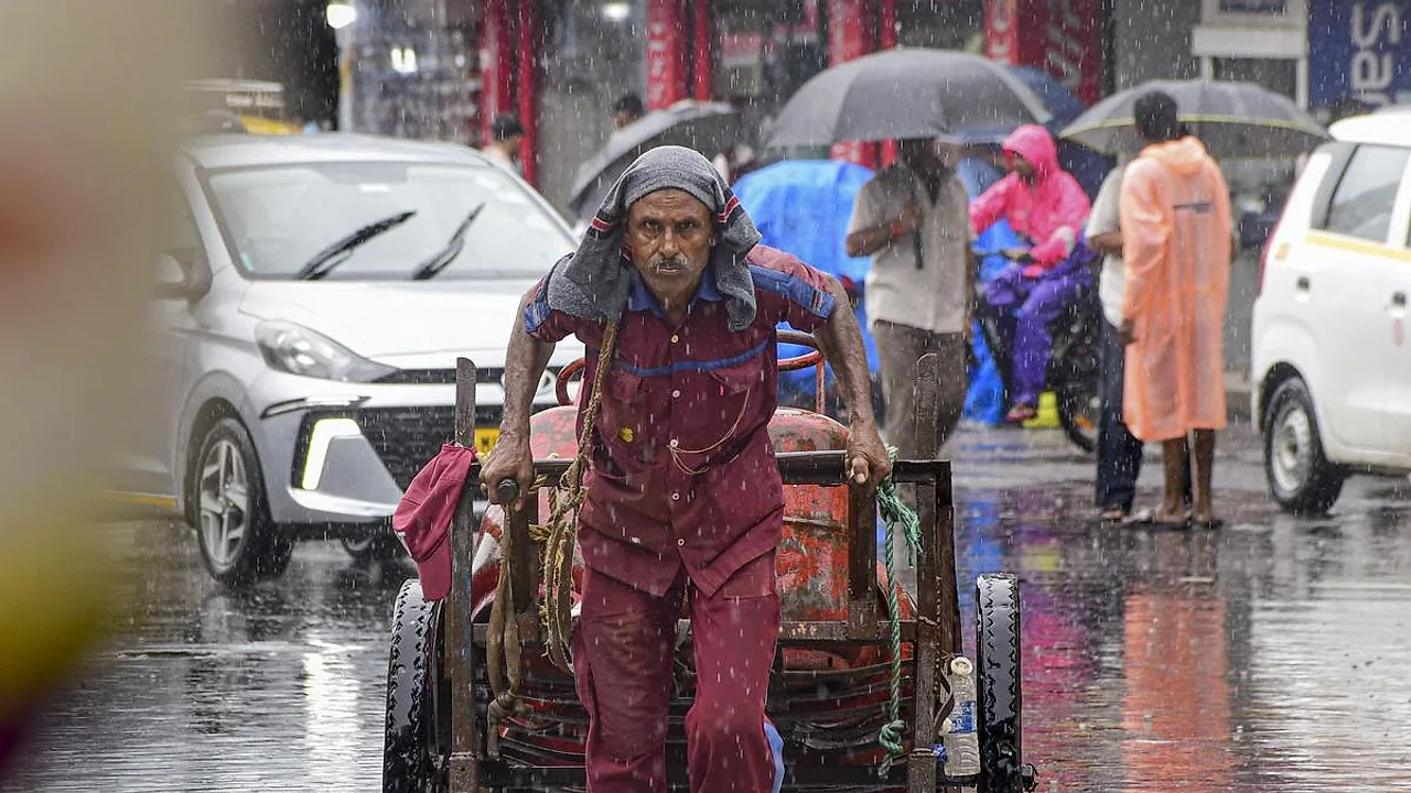 Mumbai Monsoon LIVE: Thunderstorm alert sounded as southwest monsoon deficit climbs to 43%