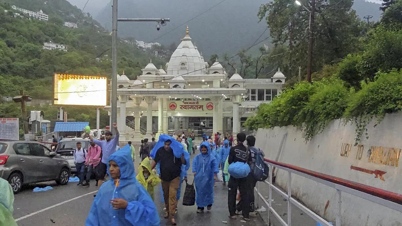 Live: Eight Dead, Amarnath Yatra Halted as Monsoon Fury Grips Jammu Division