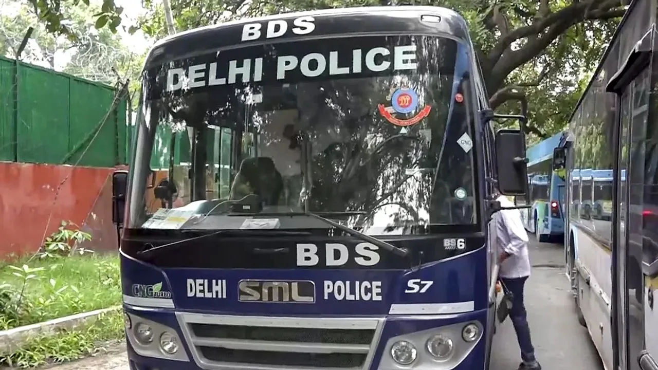 त्रिलोकपुरी में 17 वर्षीय किशोर पर चाकू से जानलेवा हमला, पुलिस ने खारिज की सांप्रदायिक तनाव की बात