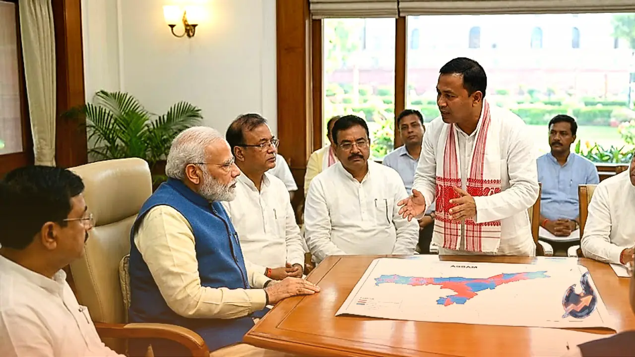 PM Narendra Modi Meets Assam MPs to Review Flood Crisis and Assures Full Central Support for Relief Efforts