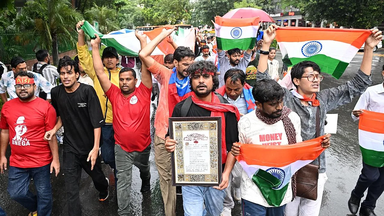 लाइव: सीजेपी के तिरंगा मार्च पर दिल्ली पुलिस का पहरा, सीमित समूह को झंडा फहराने की छूट पर आम लोगों को दूर रहने की ताकीद — 16 अक्तूबर 2026