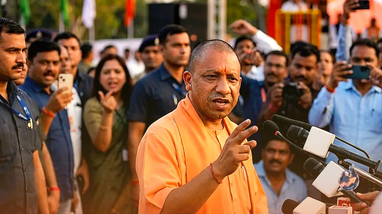‘बाबर की संतान’ वाले बयान से मचा सियासी बवाल, योगी आदित्यनाथ के पोस्ट पर भड़के लोग