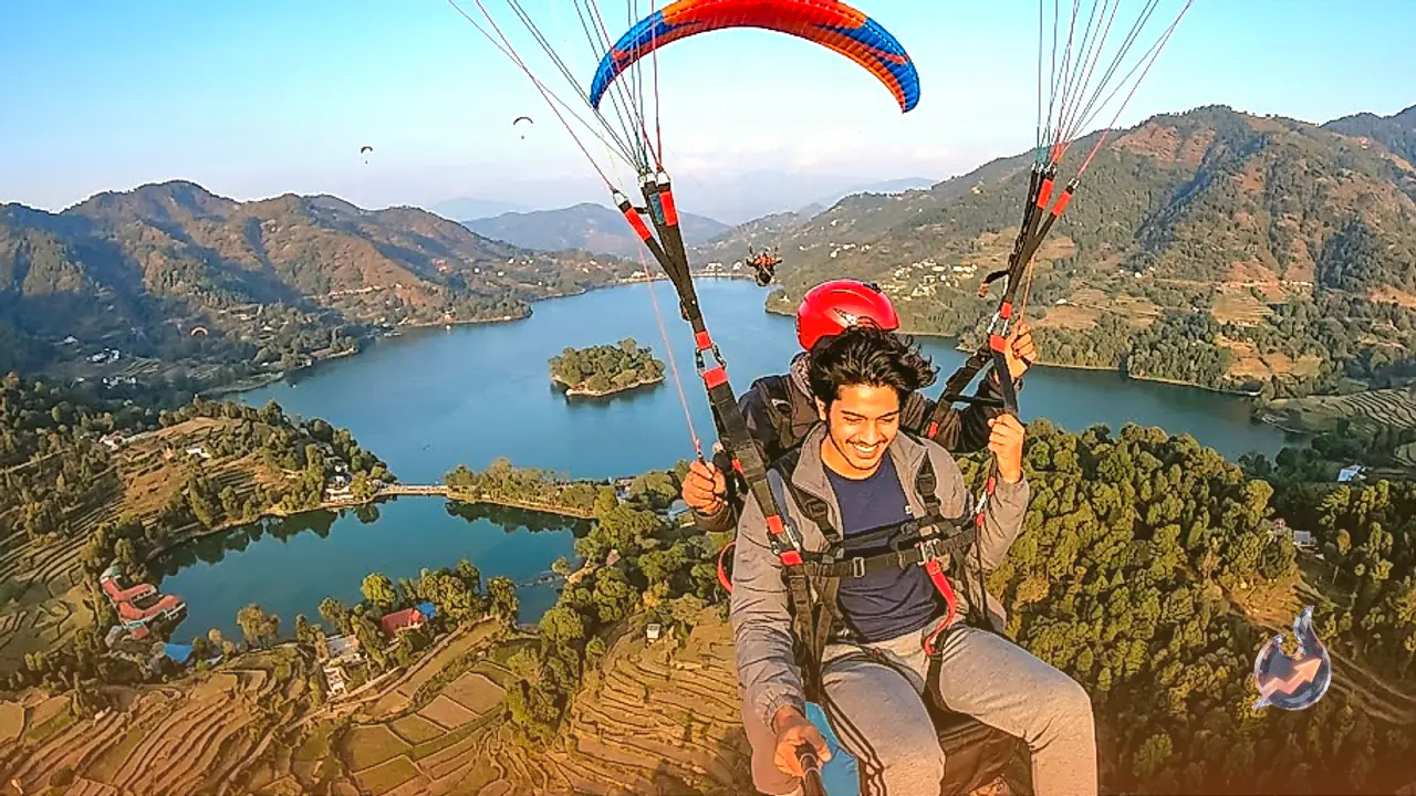 भीमताल-नौकुचियाताल में करें पैराग्लाइडिंग, आसमान से दिखेगा कुमाऊं की झीलों-पहाड़ों का नजारा, जानें किराया