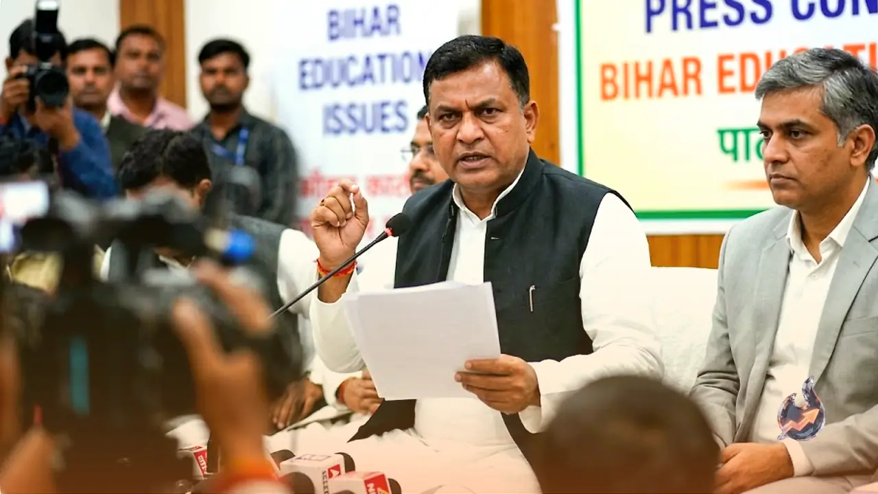 बिहार के शिक्षा घोटाले की जड़ें आईएएस अधिकारी आनंद किशोर तक, नौ अधिकारियों की जांच की उठी मांग