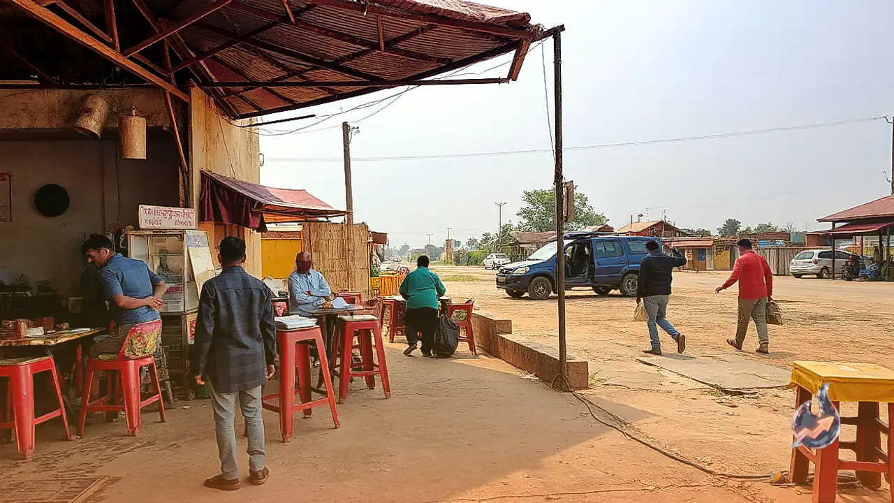 Famous Champaran Mutton and Chicken Being Served in Jagdalpur Chhattisgarh