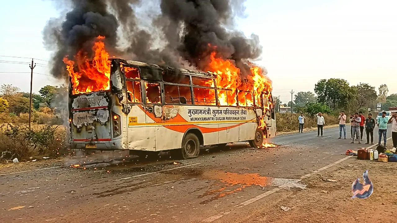 Flames Engulf Sugam Parivahan Bus on Ujjain-Indore Road, 12 Passengers Escape Unharmed