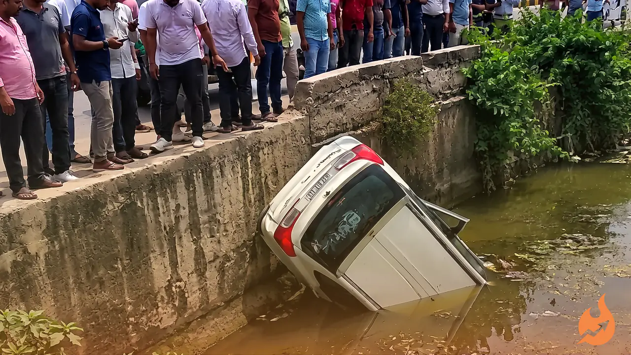 Car Plunges Into Open Drain in Greater Noida's Tusyana; Driver Escapes, But Safety Failures Resurface After Yuvraj Mehta Case