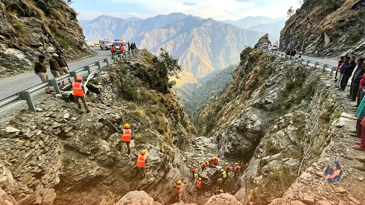 हिमाचल सड़क हादसे में लोकिंदर धनाइक और 12 साल की टिया की मौत, नेरवा में गाड़ी 500 मीटर नीचे गिरी