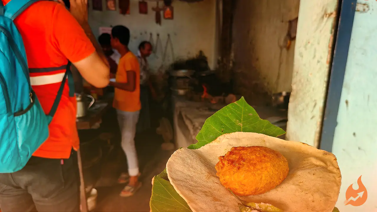 47 Years of Aloo Chaap and Roti: Why Crowds Line Up at Dawn Outside This Sonari Eatery in Jamshedpur