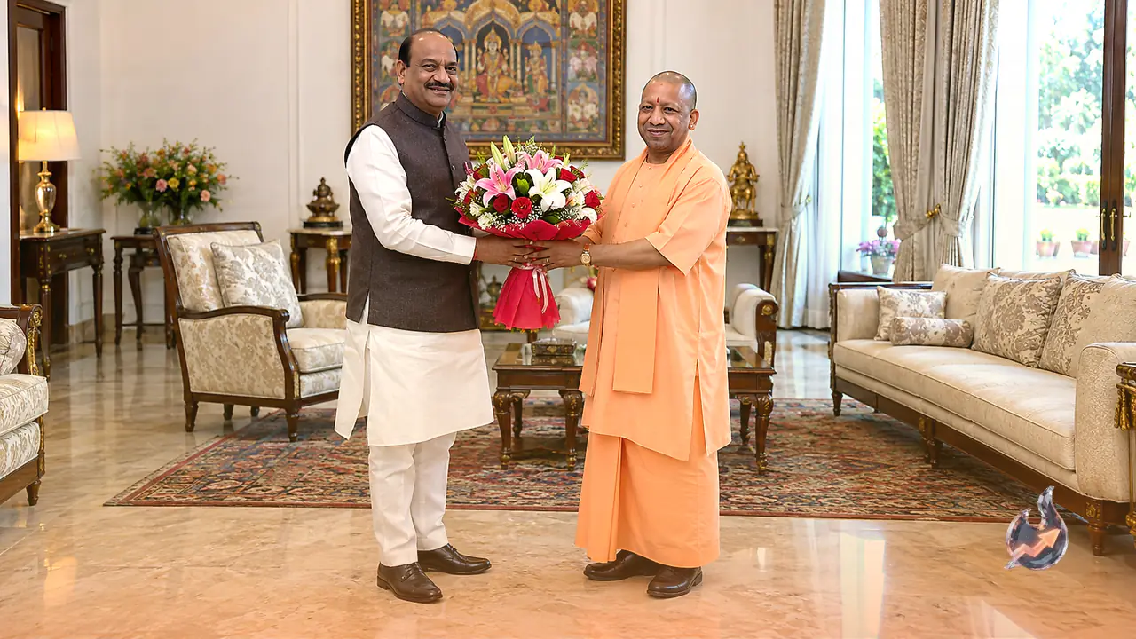 Lok Sabha Speaker Om Birla Meets Yogi Adityanath During Courtesy Call at Lucknow Residence