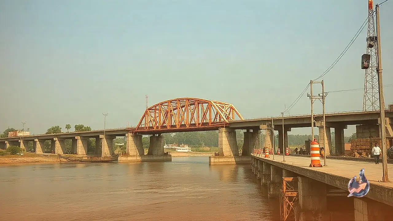 12 Years On, Unfinished Mohan Bridge Forces Mau and Deoria Villagers into a 35 km Detour to Reach Barhaj Market