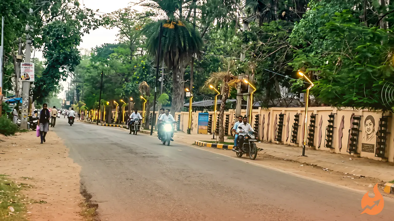 No Traffic Signal Here — At Medininagar's Lata Mangeshkar Chowk, It's the Music That Makes You Pause