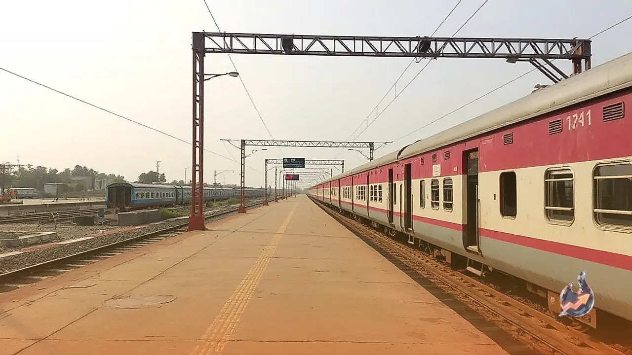 उत्तर प्रदेश के 157 रेलवे स्टेशनों का आधुनिकीकरण, योगी आदित्यनाथ ने बताया मजबूत नीति का नतीजा