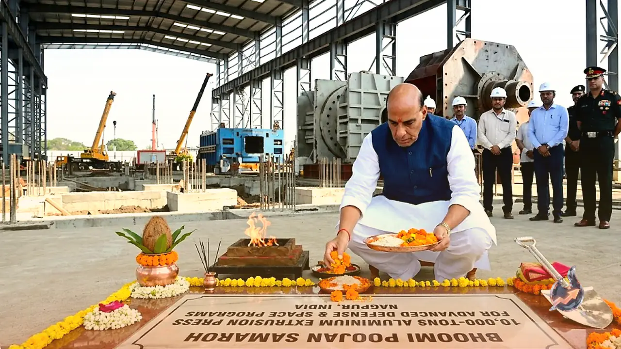 Rajnath Singh Greets West Bengal on Paschimbanga Divas and Attends Bhoomi Poojan of 10,000-Tons Aluminium Extrusion Press in Nagpur