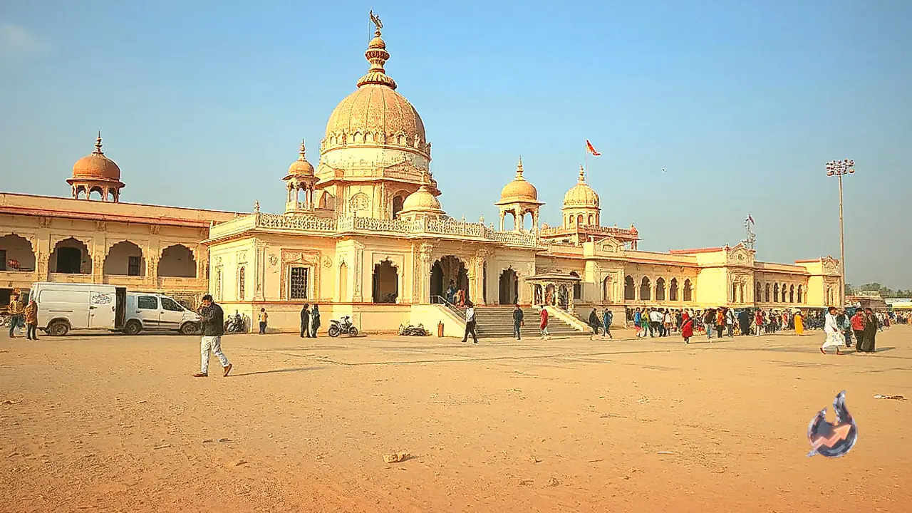 पवन सिंह ने मुंगेर में अक्षरा सिंह से मांगी माफी, बोले- जल्द साथ नजर आएगी जोड़ी