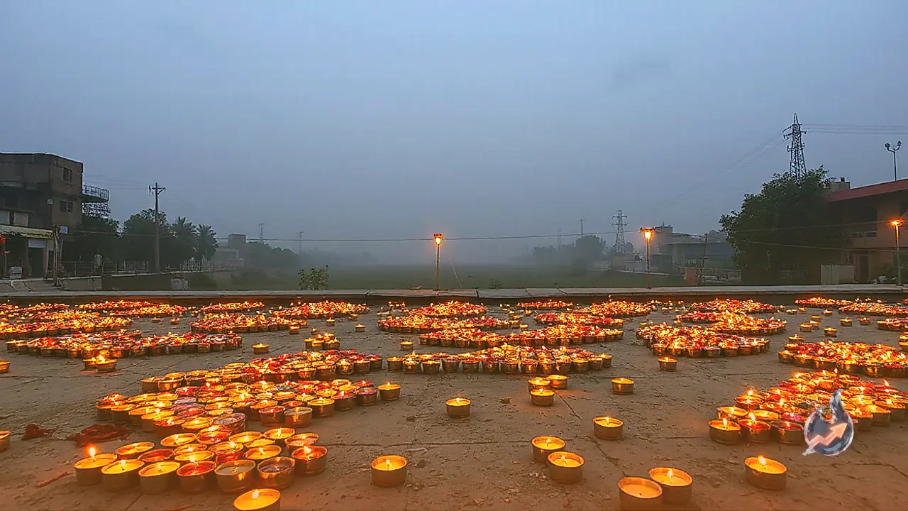 प्रयागराज की अदिति मौर्य ने मोमबत्तियों को दिया नया रूप, 20 हजार से शुरू किया रचनात्मक कारोबार