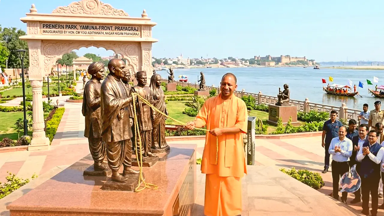 Yogi Adityanath Inaugurates Prerna Park on Yamuna Banks in Prayagraj, Unveils New Statues