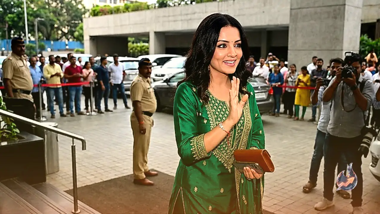 Festive Attire Controversy: Celina Jaitly Faces Online Trolling Over Raksha Bandhan Outfit After Kriti Sanon Ad Backlash