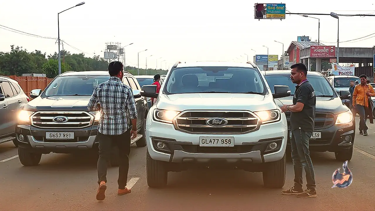 Reckless Luxury SUV Rams Multiple Vehicles in Vadodara, Leaving Two Dead and Three Injured