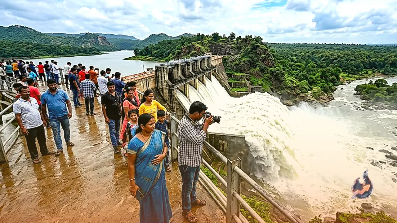 Satbarwa's Malay Dam Overflows with Milky Cascades as Tourists Rush to Palamu