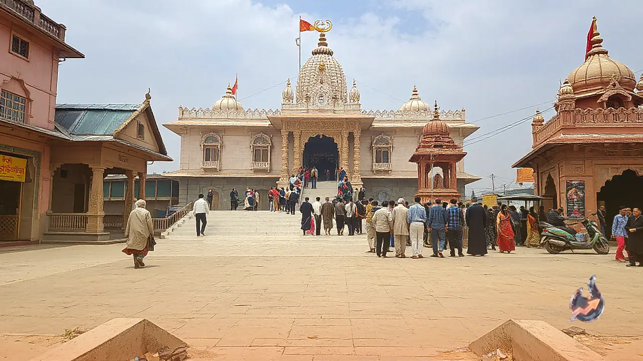 Sawan brings spiritual fervor to Mandi as devotees flock to ancient Shiva temples
