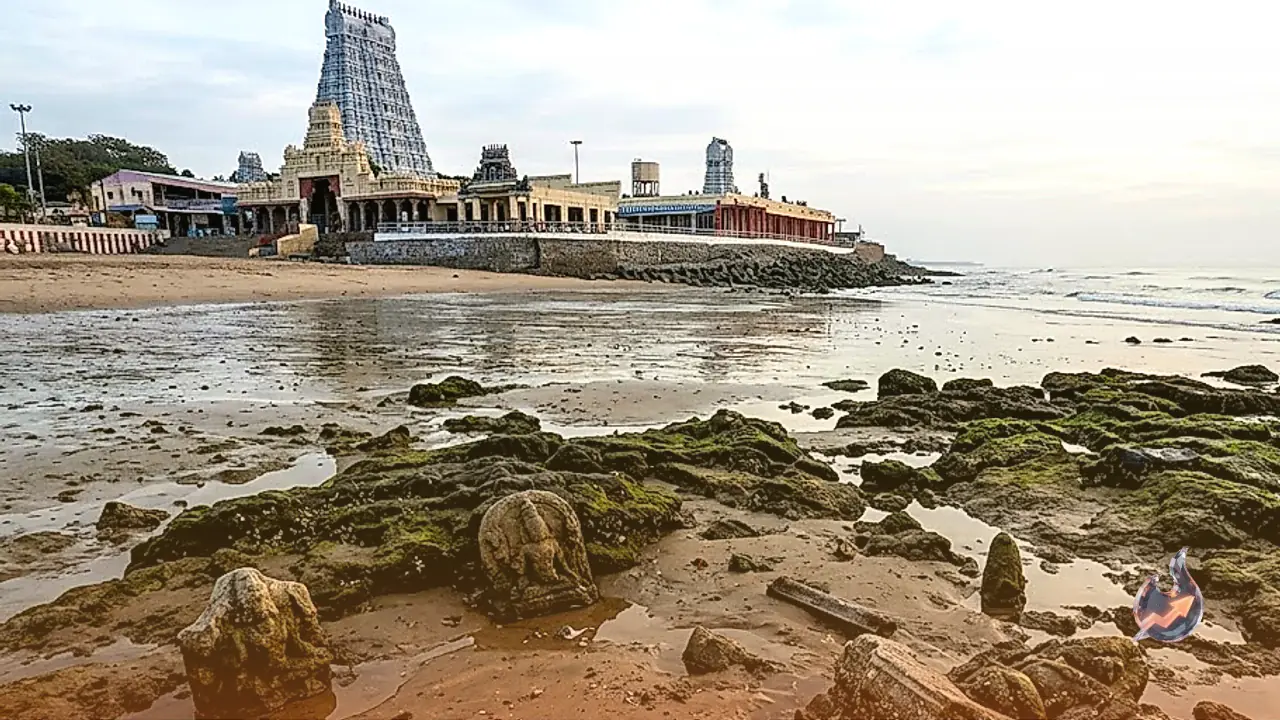 तिरुचेंदूर मंदिर के सामने 75 फीट पीछे हटा समंदर, पानी खिसकने से सामने आए सदियों पुराने अवशेष