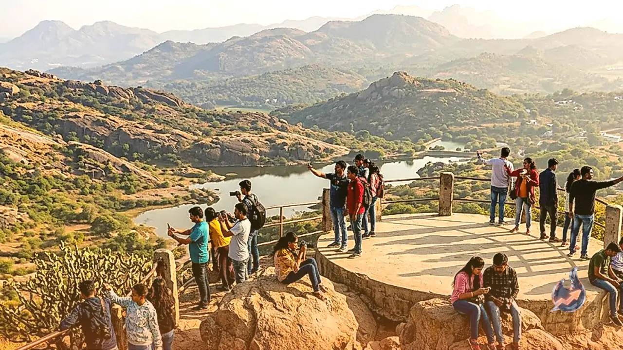 Shooting Point on Oriya Route in Mount Abu Attracts Nature Lovers and Photographers with Scenic Aravalli Views