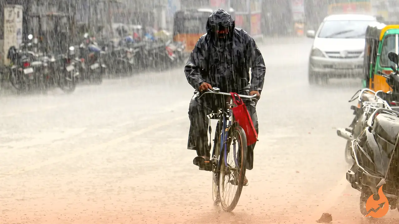 IMD Sounds Alarm for Tamil Nadu Delta: Heavy Rain With 50 KMPH Winds Likely, Low-Lying Areas Told to Stay Alert