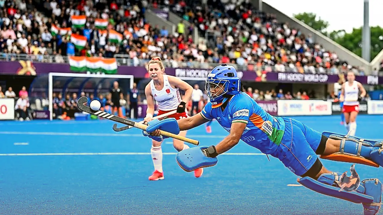 विश्व कप में भारत की रक्षक बनीं बिचू देवी खारीबाम: फुटबॉल में मिली निराशा से हॉकी गोलकीपर बनने तक का संघर्षपूर्ण सफर